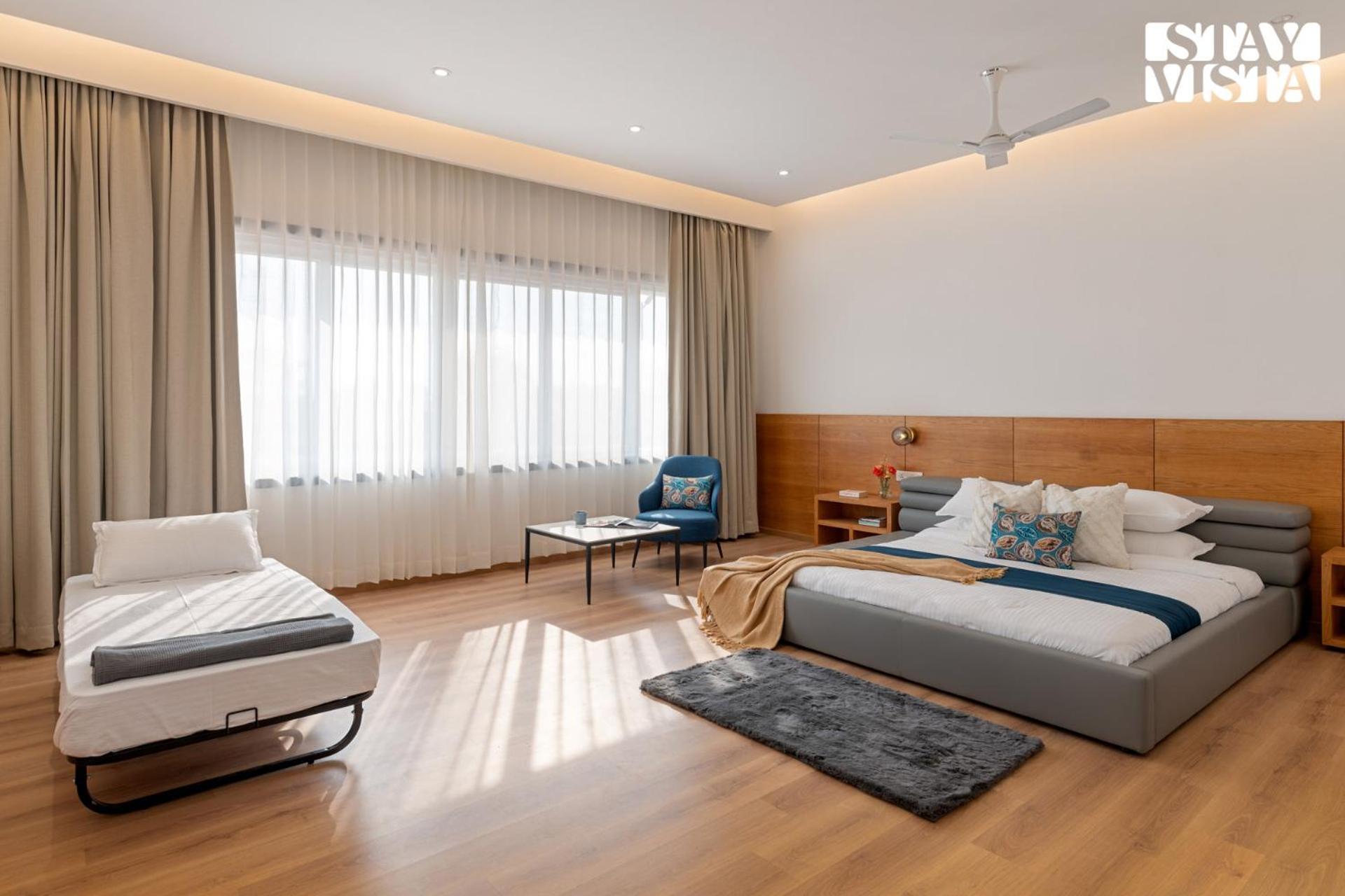 Stayvista At Aj House With Pvt Pool & Projector Set-Up 하이데라바드 외부 사진